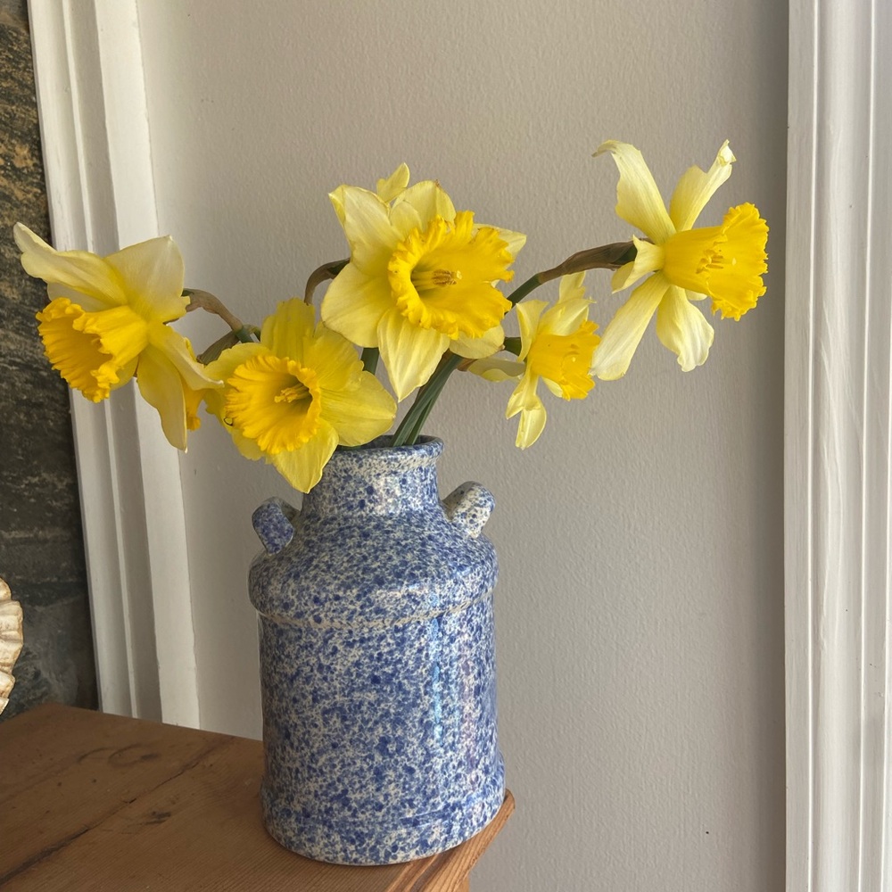 Vintage blue calico pottery piece ￼
